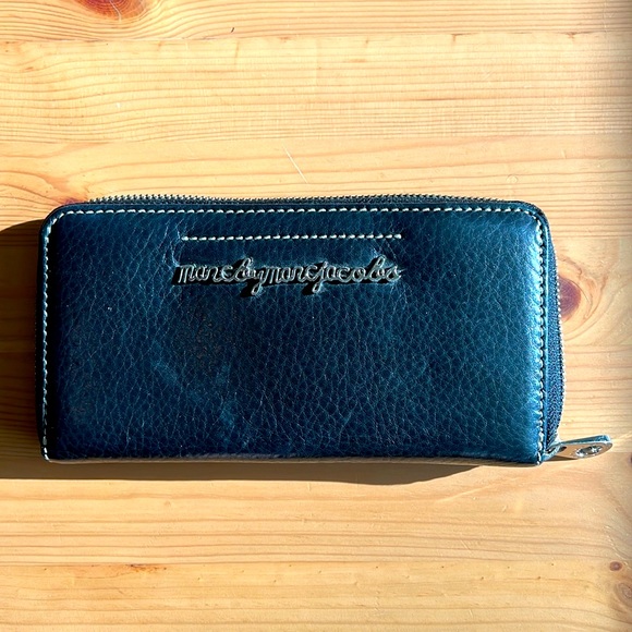 Marc by Marc Jacob’s Wallet - Picture 1 of 4